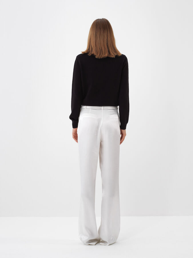 Wool Plain Turtleneck Sweater - Xint