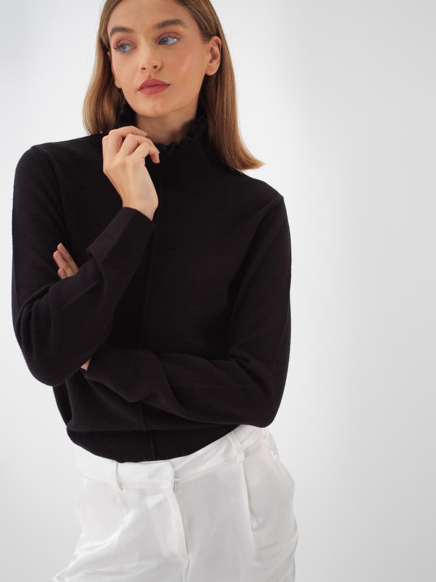 Wool Plain Turtleneck Sweater - 1